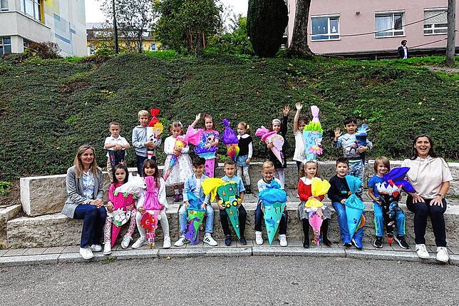 Acht Jungen und acht Mädchen wurden im Bildungszentrum Bonndorf, Martin-Gerbert-Schule, in die Klasse 1d eingeschult. Lehrerinnen sind ...