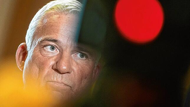 Ein Gegner des Cannabis-Gesetzes: Thomas Strobl (CDU), Innenminister von Baden-Württemberg, lässt sein Haus prüfen, ob man öffentliche ...