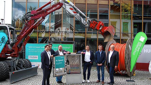 Das orange Kabel als Symbol der Digitalisierung? In Frickingen kommt es jetzt unter die Erde.