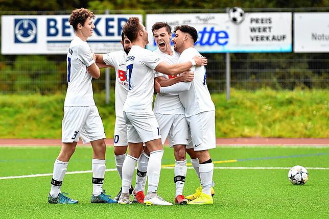 Bild 6: FC Erzingen gewinnt das Spitzenspiel mit 5:3 beim FC Zell &ndash; und wir haben Bilder!