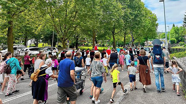 Bild 5: Strahlende Gesichter beim Kinderumzug der 556. Waldshuter Chilbi