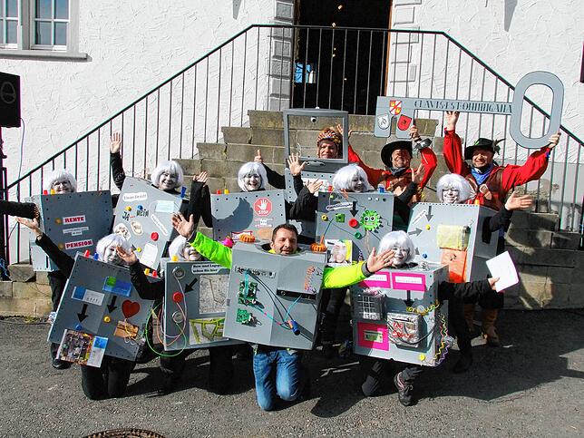 Fasnet-Science-Fiction in Öhningen: Seit der achten Pandemiewelle ist das total digitale Robo-Rathaus für seine Bürger vollautomatisiert.