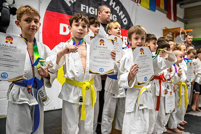 Erfolgreicher Nachwuchs: Der Irbis Free Fight Club ist stolz auf die Kinder des Vereins.