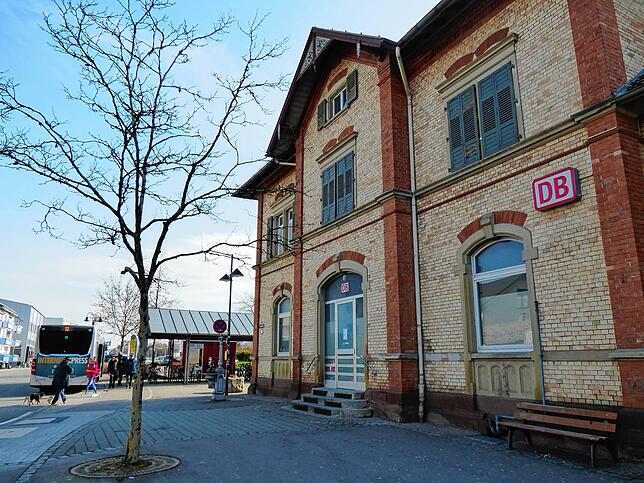 Am Bahnhof Markdorf kommt es im April und Mai vergangenen Jahres zu Schlägereien. Die Personengruppe beschäftigte die Polizei, da sie ...