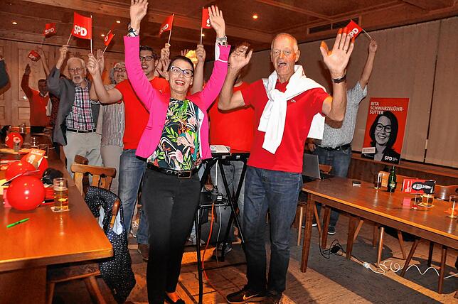 Rund 30 Genossinnen und Genossen trafen sich am Abend des Wahltages im Waldshuter Schützenhaus zur Wahlparty der Waldshuter SPD.