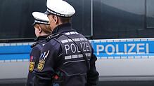 Zwei Beamte wurden durch einen 23-Jährigen verletzt, der nach einem Familienausflug eskalierte. Das Bild ist ein Symbolbild.