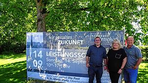 Die Vorfreude auf die Leistungsschau am Sonntag, 14. September, wächst (von links): Robert Bucher und Gabriele Etzel vom ...