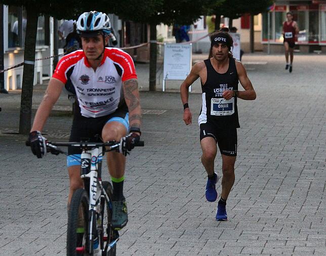 Bild 4: Omar Tareq gewinnt den 15. Trompeterlauf in Bad Säckingen &ndash; und wir haben die Bilder!