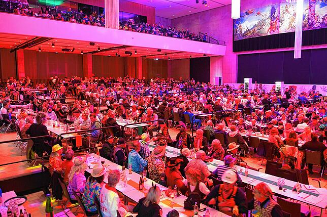 An zwei Abenden war die Stadthalle ausverkauft, mehr als 1000 Besucher haben den Narrenspiegel der Poppele gesehen.