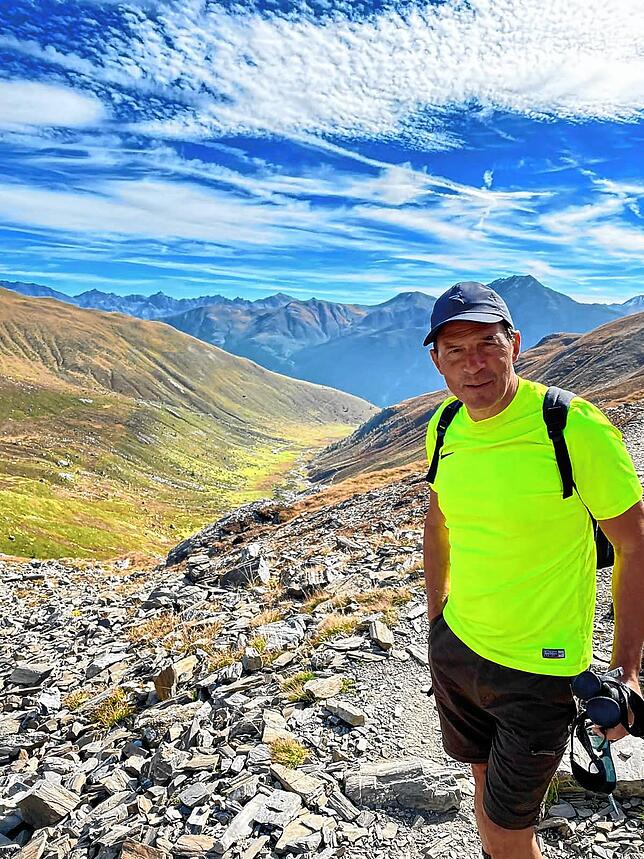 Genuss in den Bergen: Giuseppe Pavano genießt es, beim Wandern die Berge und die Natur auf sich wirken zu lassen.