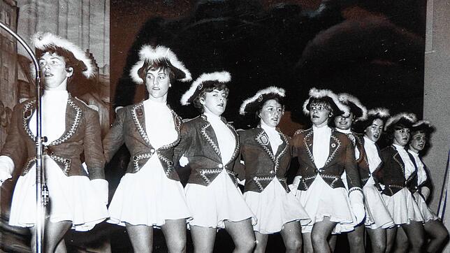Ein Höhepunkt der Markdorfer Fasnet war die &bdquo;Bunte Platte&ldquo;. Da trat die Garde immer auf. Das Foto entstand während der ...