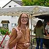 Juliane Faußer kauft auf dem Wochenmarkt ein. Dabei sagt sie dem SÜDKURIER, dass Daisendorf mehr Parkplätze brauche.
