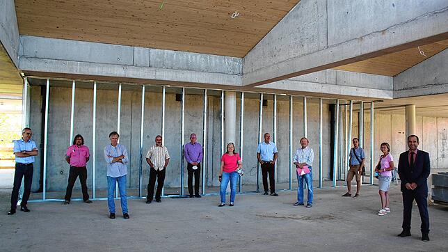 Hauptamtsleiter Thomas Metzger (links), die Gemeinderäte Joachim Grießer, Bernd Sautter, Michael Albrecht, Rosemarie Hartmann, Heinz ...