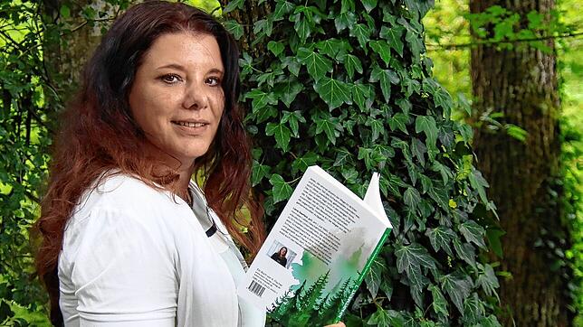 Die Singener Unternehmerin Heike Wagenblast hat sich einen Kindheitstraum erfüllt: Als Lena Seefeld hat sie ihr erstes Kinderbuch ...