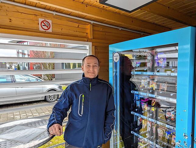 Alexander Lassak betreibt zwei Snack- und Getränkeautomaten im Bräunlinger Industriegebiet.