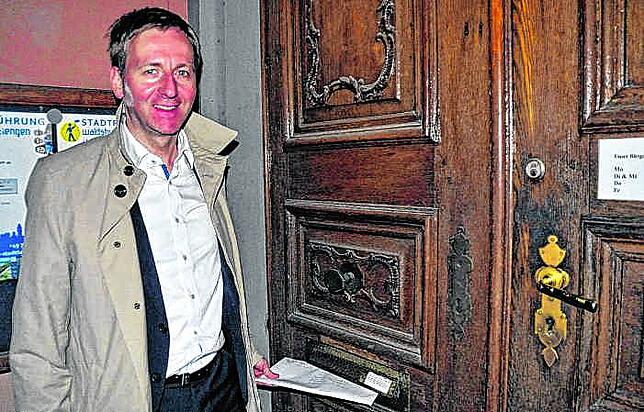 Lang ist‘s her: Am 20. Juli 2015 reichte Philipp Frank seine Bewerbungsunterlagen im Waldshuter Rathaus ein. Der damals 47-Jährige ...