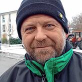 Christian Riehm (48) betreibt als Landwirt im Nebenerwerb Mutterkuhhaltung in Ibach. Er ist in zwei Stunden Fahrt mit dem Traktor vom ...