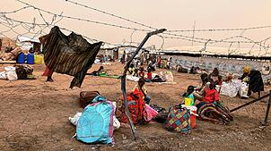 Im Sudan spielt sich eine beispiellose Flüchtlingskatastrophe ab. Dort haben in den Wirren des Bürgerkriegs etwa 13 Millionen Menschen ...