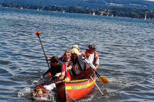 Bild 5: Radolfzell: Rein ins Boot und gleich ins Wasser: Das Großkanadierrennen 2025 in Bildern
