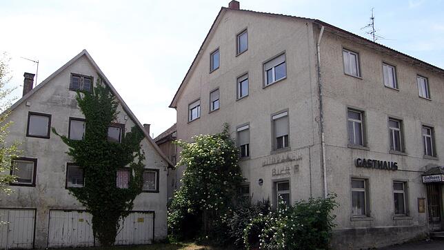 Die Gemeinde Allensbach will eigentlich, dass das Areal des früheren Gasthauses Adler in zentraler Lage für ein Hotel genutzt wird. Doch ...