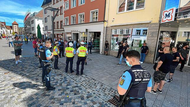 Bild 7: Liveticker zum Nachlesen: Zwei genehmigte und eine verbotene Kundgebung in Villingen &ndash; so lief der etwas andere Muttertag