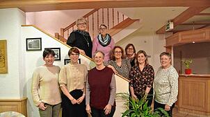 Oben von links Karin Hallenbarter, Jutta Kromer, Claudia Isele, Bettina Schwilski, Christine Engelhardt und Agnes Gantert; unten von ...