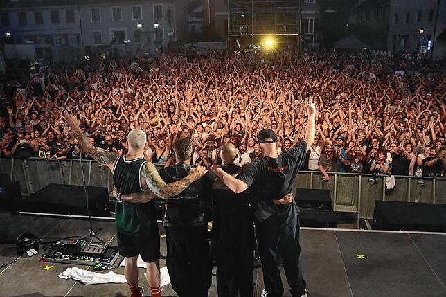Bild 2: Skunk Anansie rockt Markdorf: 2500 Fans feiern furiosen Open-Air-Auftakt – die besten Bilder!