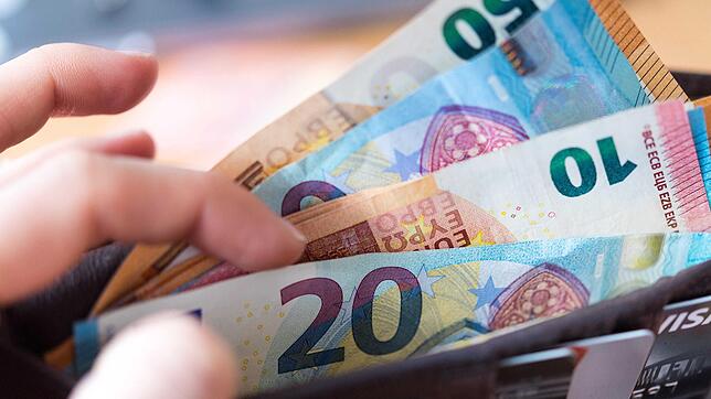Mit wie viel Bürgergeld kann eine fünfköpfige Familie rechnen?