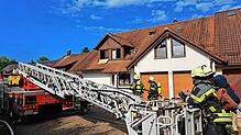 Einsatzkräfte der Feuerwehr sind am Donnerstagmorgen zu einem Brand in Ailingen ausgerückt.