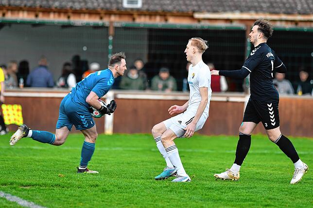 Bild 42: SV 08 Laufenburg verliert bei Spitzenreiter VfR Hausen mit 0:2 &ndash; und wir haben Bilder!