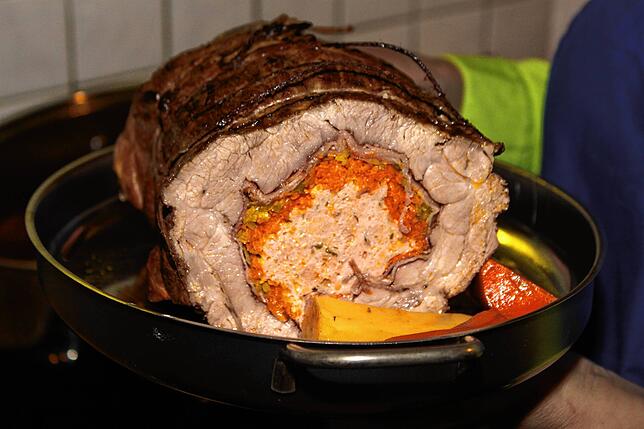 Der Anschnitt sieht vielversprechend aus. Karina Stengelin wünscht guten Genuss und viel Freude beim Nachkochen.