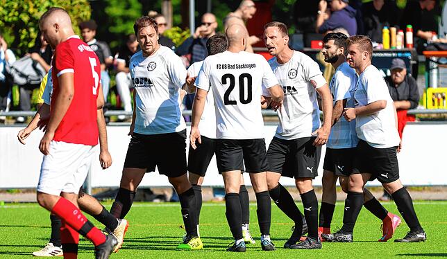 Bild 1: FC 08 Bad Säckingen gewinnt mit 2:0 gegen den SV Eschbach – und wir haben Fotos!