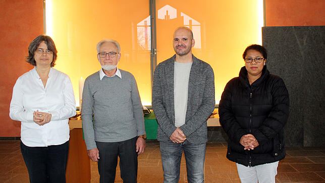 Die vier Kandidaten für die Wahlen der Kirchenältesten in der evangelischen Kirchengemeinde von links: Sonja Knupfer, Hans-Joachim ...