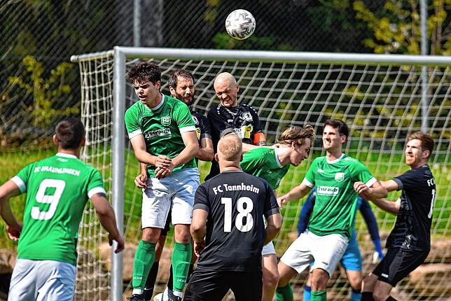 Bild 3: Der FC Tannheim schlägt den FC Bräunlingen mit 3:1 – wir haben die Fotos!