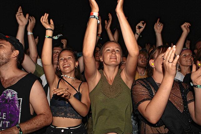 Bild 9: Bilder von Deichkind auf dem Southside 2022