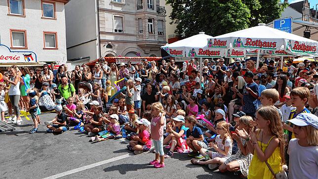 Der Kindernachmittag am Samstag ist ein beliebter Programm-Baustein des Konstanzer Weinfests auf dem Stephansplatz.