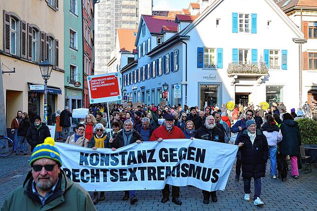 Bild 18: Demo vom Herosé-Park bis zum Stadtgarten: Konstanz geht auf die Straße – wir haben die Bilder!