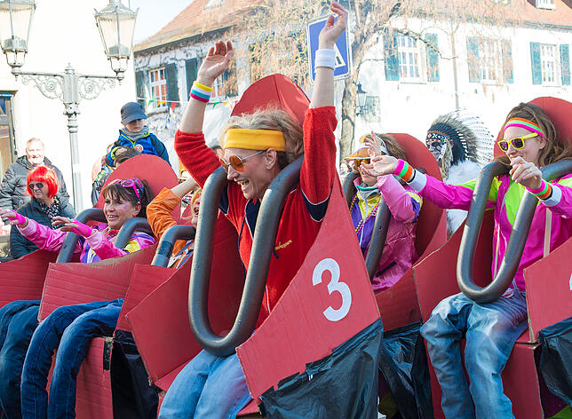 Die Fasnet als Achterbahnfahrt? Die "Artigen" hatten viel Spaß dabei.