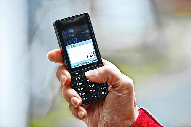 Mobiltelefon mit der Notrufnummer 112