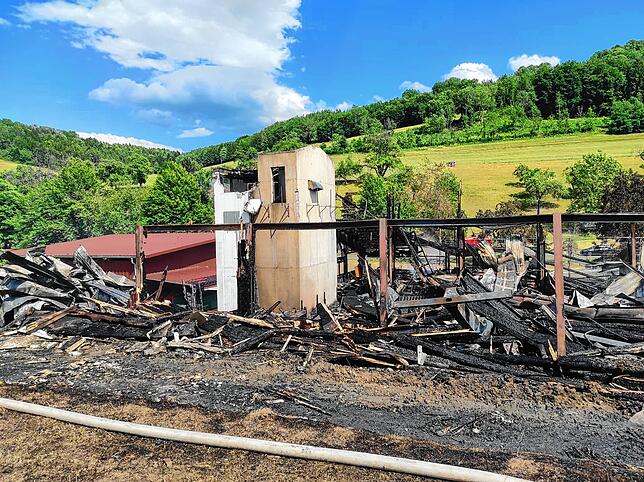 Die Brandruine am Montagnachmittag.