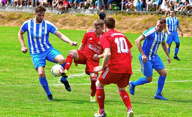 Bild 30: Keine Tore zwischen dem FC Dachsberg und dem SV Berau &ndash; aber wir haben Bilder!