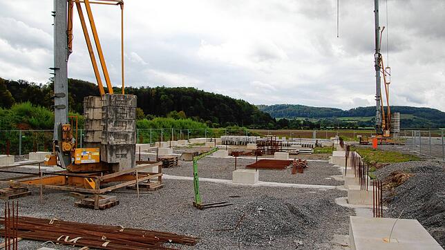 Stillstand: Nur wenige Wochen nach Beginn des Baus wurde der Baustellenbetrieb eingestellt. Bis zur Entscheidung des ...