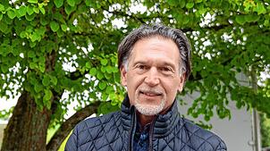 Martin Hilbel ist seit Januar 2025 Vorsitzender des Musikvereins Minseln. Er ist Architekt, lebt in Schweizer Rheinfelden und spielt ...