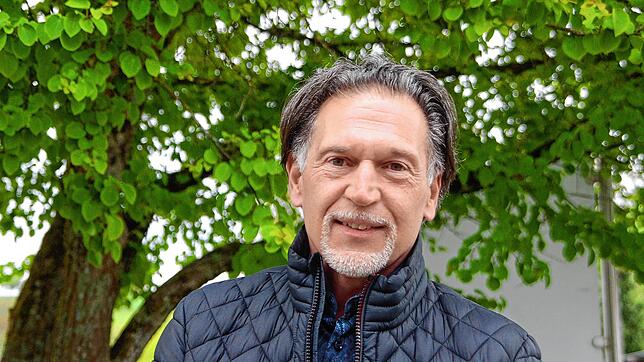 Martin Hilbel ist seit Januar 2025 Vorsitzender des Musikvereins Minseln. Er ist Architekt, lebt in Schweizer Rheinfelden und spielt ...