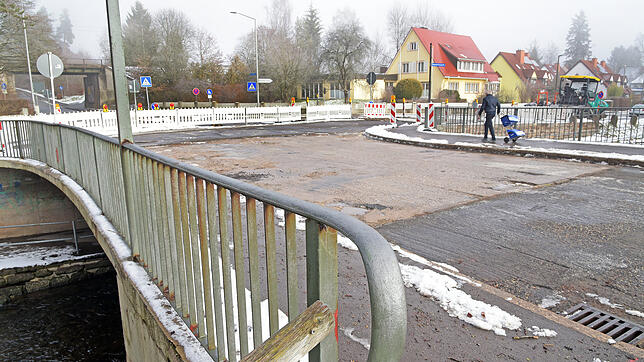 Die Brücke an der Peterzeller Straße vor der Sperrung.