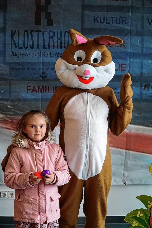 Bild 26: Osterfreude pur: So bunt war die Ostereiersuche im Jugend- und Kulturzentrum Klosterhof