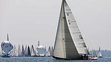 Die &bdquo;Passat&ldquo; von Richard Volz (YC Meersburg) setzte ihre Siegesserie bei der Bodenseewoche in der Klasse der 75qm Nationalen ...