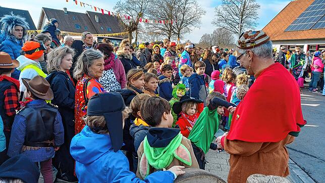 Bild 14: Bilder von der Dorffasnet in Kluftern
