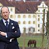 Gesamtschulleiter Bernd Westermeyer, mit der Schule Schloss Salem im Rücken, sagt: "Wir sind dankbar, dass wir als Internatsschule in ...
