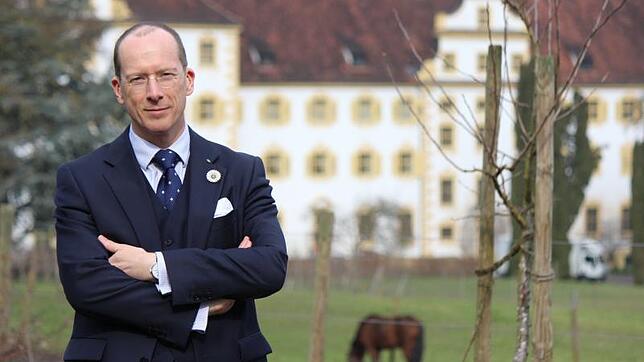 Gesamtschulleiter Bernd Westermeyer, mit der Schule Schloss Salem im Rücken, sagt: "Wir sind dankbar, dass wir als Internatsschule in ...